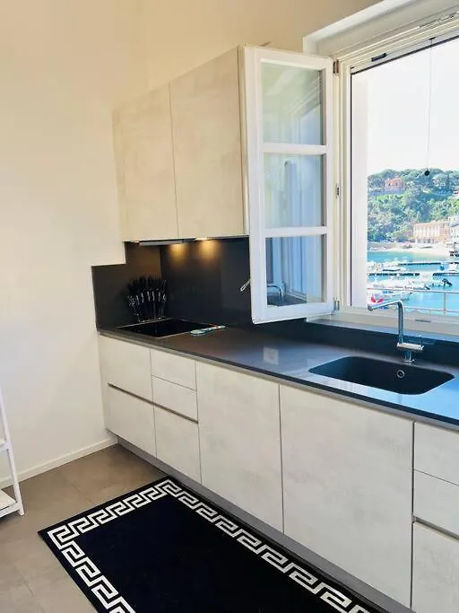 Appartement Luxury Seafront Penthouse à Porto Azzurro