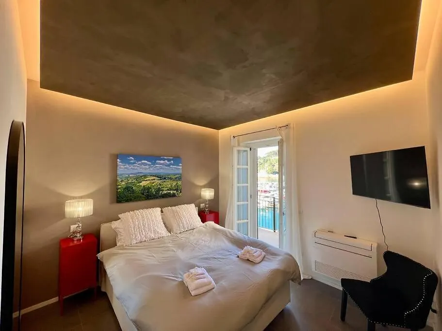 Appartement Luxury Seafront Penthouse à Porto Azzurro 0*,  Italie
