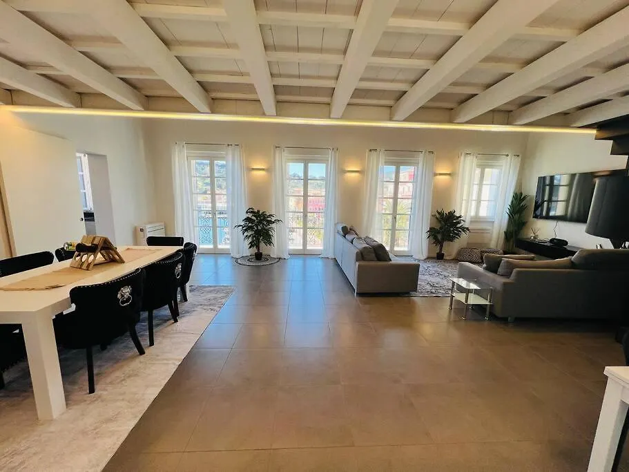 Appartement Luxury Seafront Penthouse à Porto Azzurro